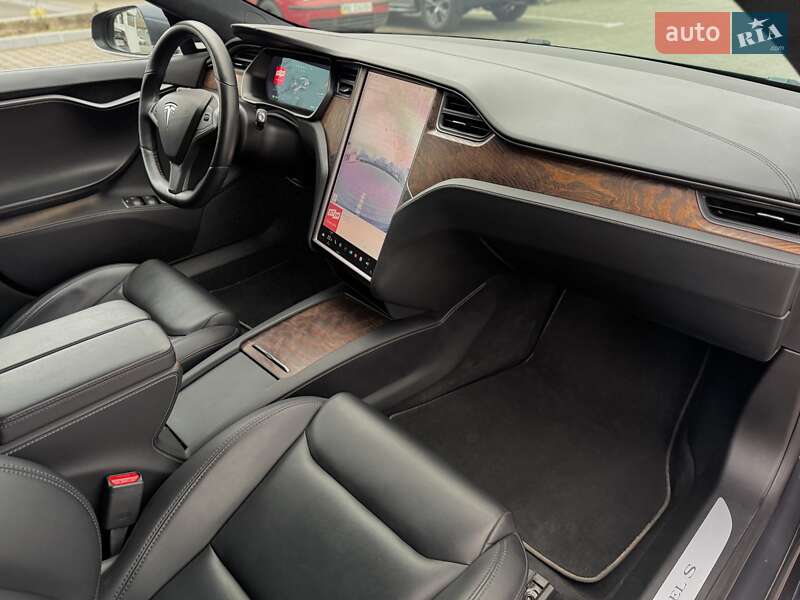 Ліфтбек Tesla Model S 2020 в Одесі