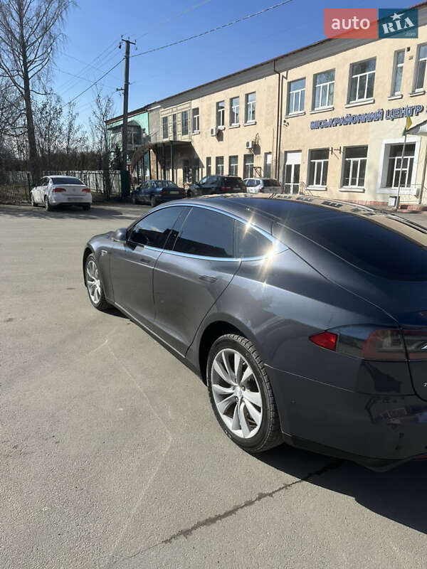 Ліфтбек Tesla Model S 2015 в Хмельницькому фото 6 Ліфтбек Tesla Model S 2015 в Хмельницькому