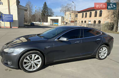 Лифтбек Tesla Model S 2015 в 