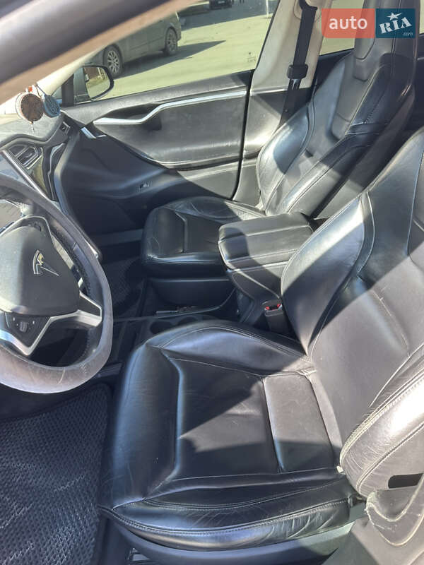 Ліфтбек Tesla Model S 2015 в Хмельницькому фото 9 Ліфтбек Tesla Model S 2015 в Хмельницькому