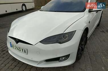 Лифтбек Tesla Model S 2016 в Каменском