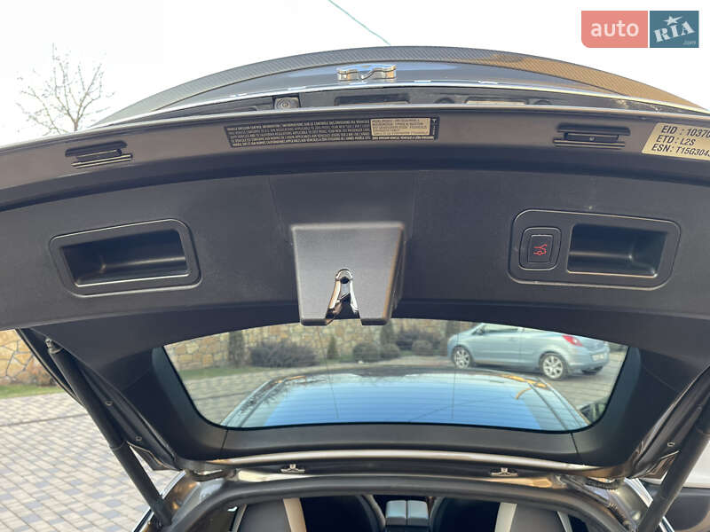 Ліфтбек Tesla Model S 2015 в Вінниці