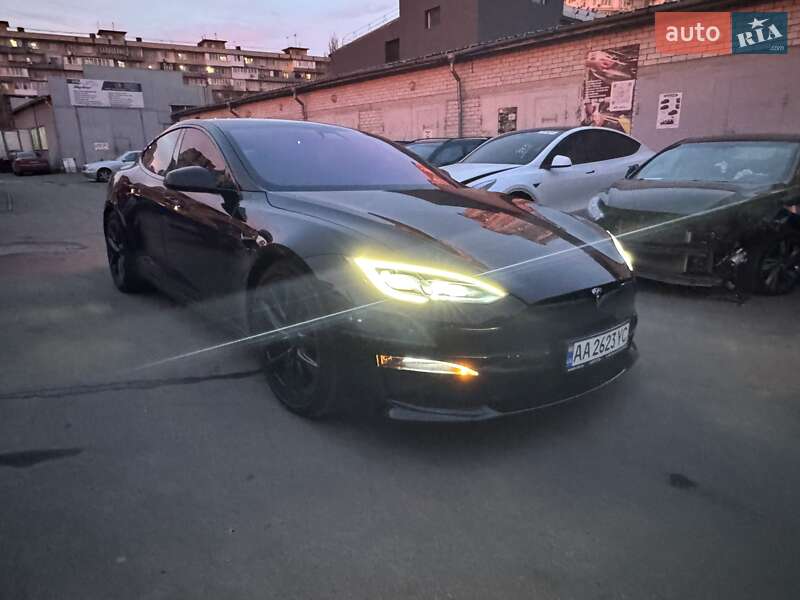Лифтбек Tesla Model S 2021 в Киеве