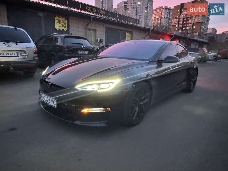 Лифтбек Tesla Model S 2021 в Киеве
