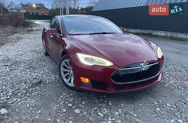 Лифтбек Tesla Model S 2016 в 
