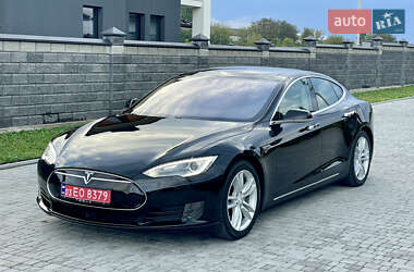 Ліфтбек Tesla Model S 2016 в Рівному