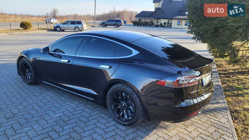 Лифтбек Tesla Model S 2016 в Коломые