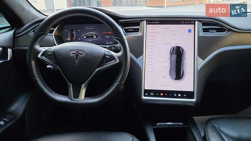 Лифтбек Tesla Model S 2016 в Коломые