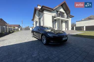Лифтбек Tesla Model S 2018 в Львове