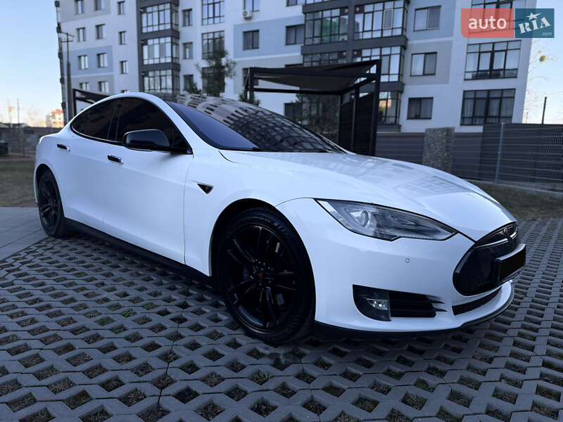 Лифтбек Tesla Model S 2013 в Ивано-Франковске фото 9 Лифтбек Tesla Model S 2013 в Ивано-Франковске