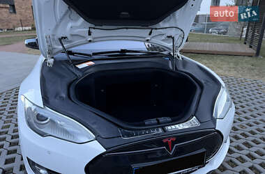Ліфтбек Tesla Model S 2013 в 