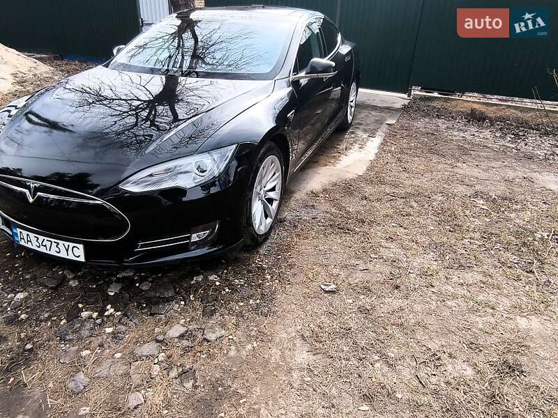 Лифтбек Tesla Model S 2013 в Киеве фото 4 Лифтбек Tesla Model S 2013 в Киеве