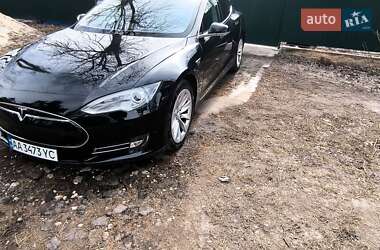 Лифтбек Tesla Model S 2013 в 
