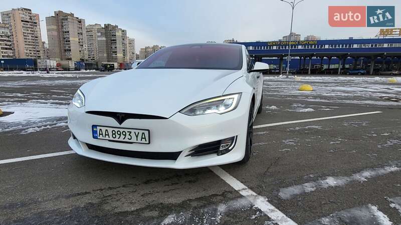 Ліфтбек Tesla Model S 2018 в Києві