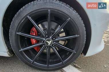 Лифтбек Tesla Model S 2018 в 