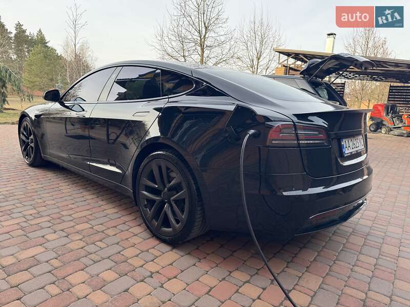 Лифтбек Tesla Model S 2021 в Киеве