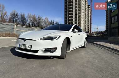 Лифтбек Tesla Model S 2016 в 