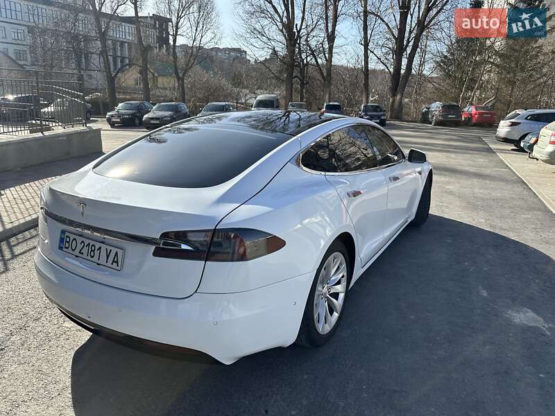 Ліфтбек Tesla Model S 2016 в Тернополі