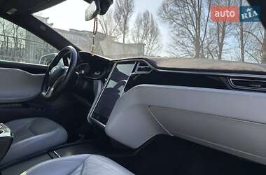 Лифтбек Tesla Model S 2016 в 