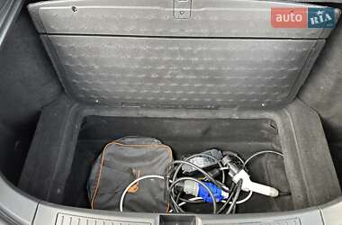 Лифтбек Tesla Model S 2016 в 