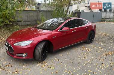 Ліфтбек Tesla Model S 2015 в 