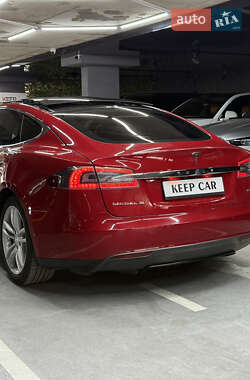 Лифтбек Tesla Model S 2014 в 