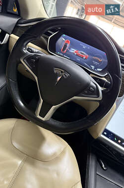 Лифтбек Tesla Model S 2014 в 