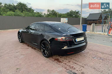 Лифтбек Tesla Model S 2017 в 