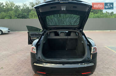 Лифтбек Tesla Model S 2017 в 