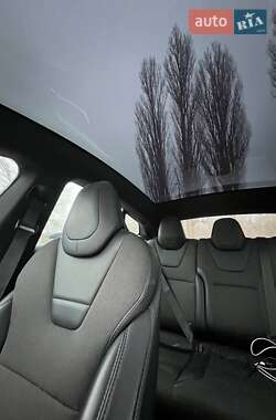 Лифтбек Tesla Model S 2017 в 