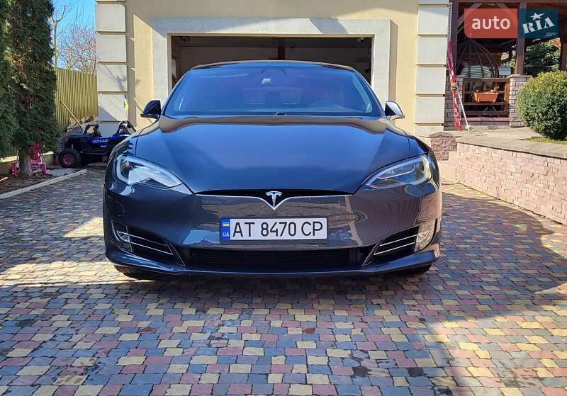 Ліфтбек Tesla Model S 2016 в Коломиї
