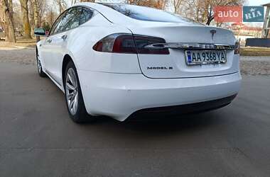 Лифтбек Tesla Model S 2016 в 