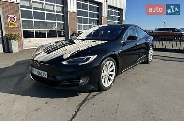 Ліфтбек Tesla Model S 2016 в Києві