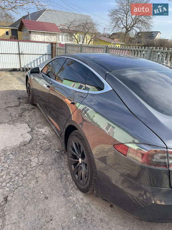 Ліфтбек Tesla Model S 2016 в Вінниці