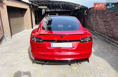Лифтбек Tesla Model S 2021 в 