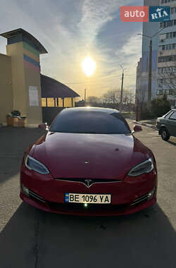 Лифтбек Tesla Model S 2017 в 