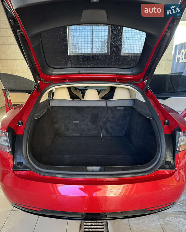 Лифтбек Tesla Model S 2017 в Николаеве
