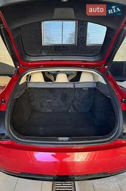 Лифтбек Tesla Model S 2017 в 