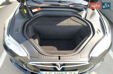 Ліфтбек Tesla Model S 2014 в 