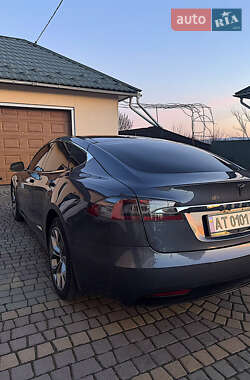Лифтбек Tesla Model S 2017 в 