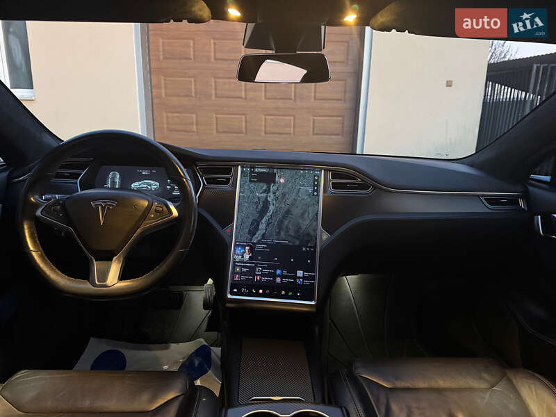 Ліфтбек Tesla Model S 2017 в Косові