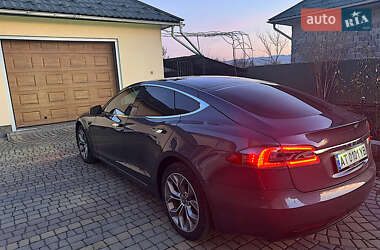 Лифтбек Tesla Model S 2017 в Косове