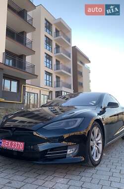 Лифтбек Tesla Model S 2015 в Львове