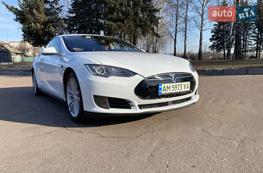 Лифтбек Tesla Model S 2016 в 