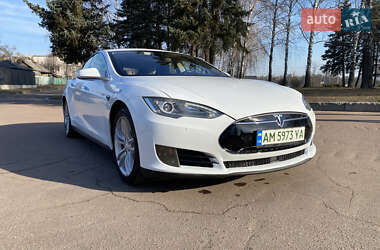 Лифтбек Tesla Model S 2016 в 