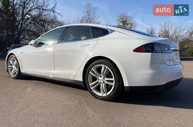 Лифтбек Tesla Model S 2016 в 