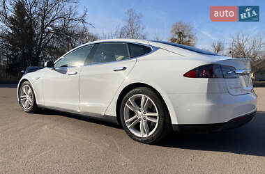 Лифтбек Tesla Model S 2016 в 