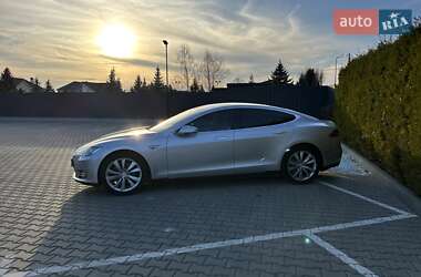Лифтбек Tesla Model S 2014 в Киеве