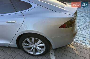 Лифтбек Tesla Model S 2014 в Киеве