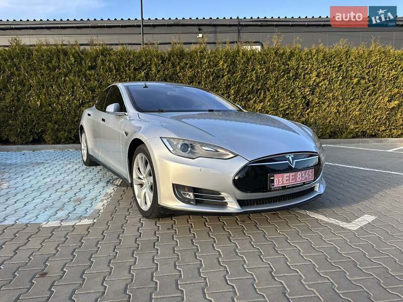 Ліфтбек Tesla Model S 2014 в Києві